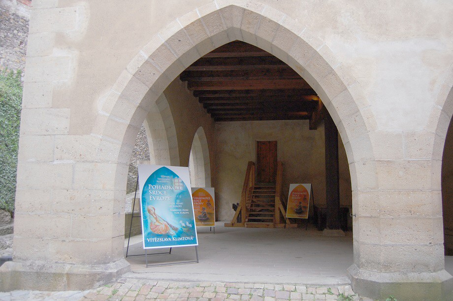 Pprava vstavy na hrad Karltejn 2015